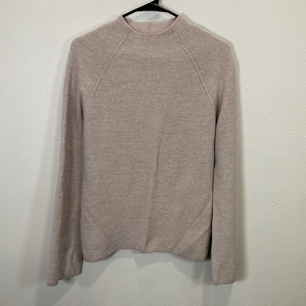 Banana Republic chase cut out merino wool sweater beige